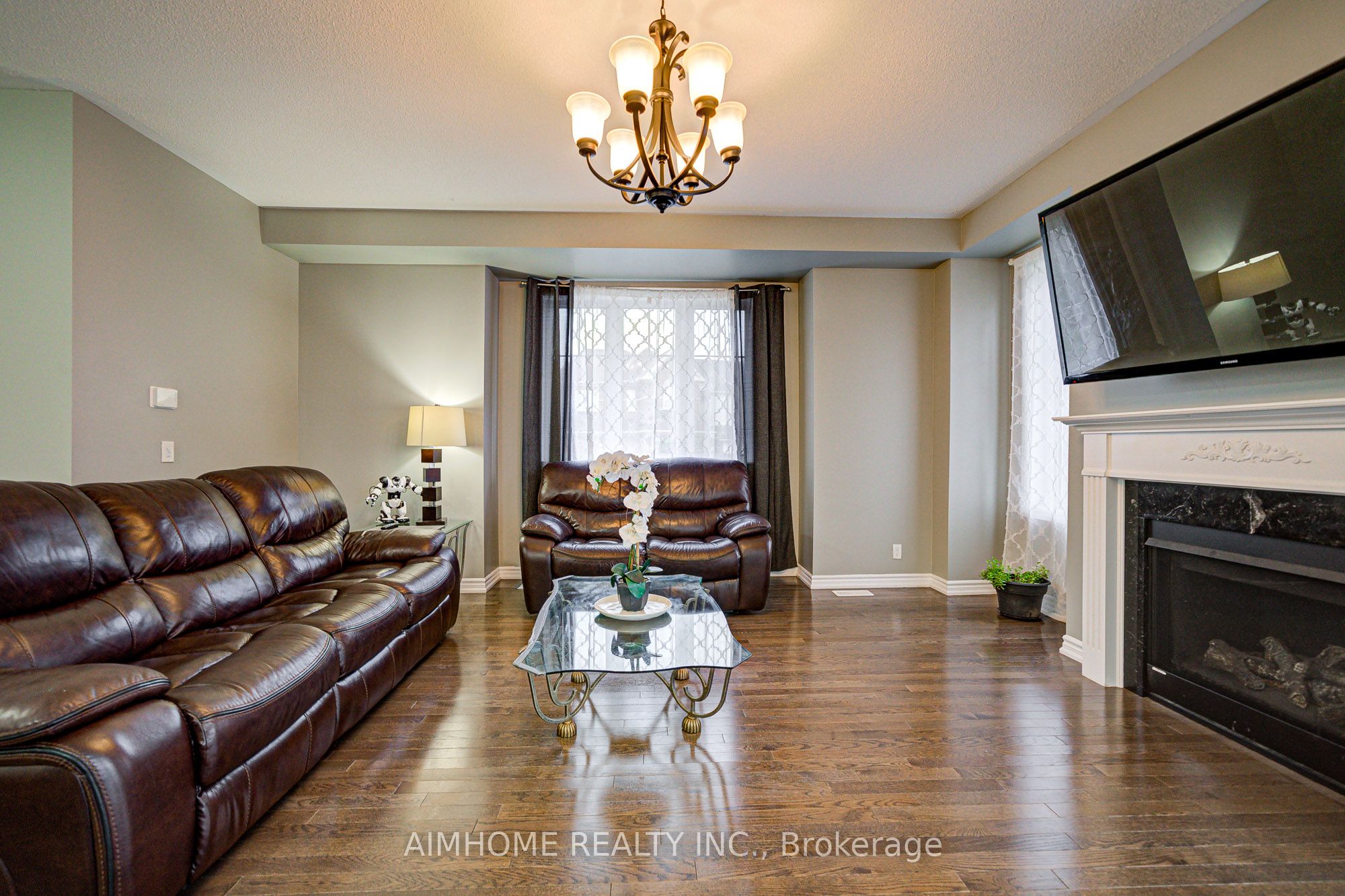 2383 Dobbinton Street Property Photo 13