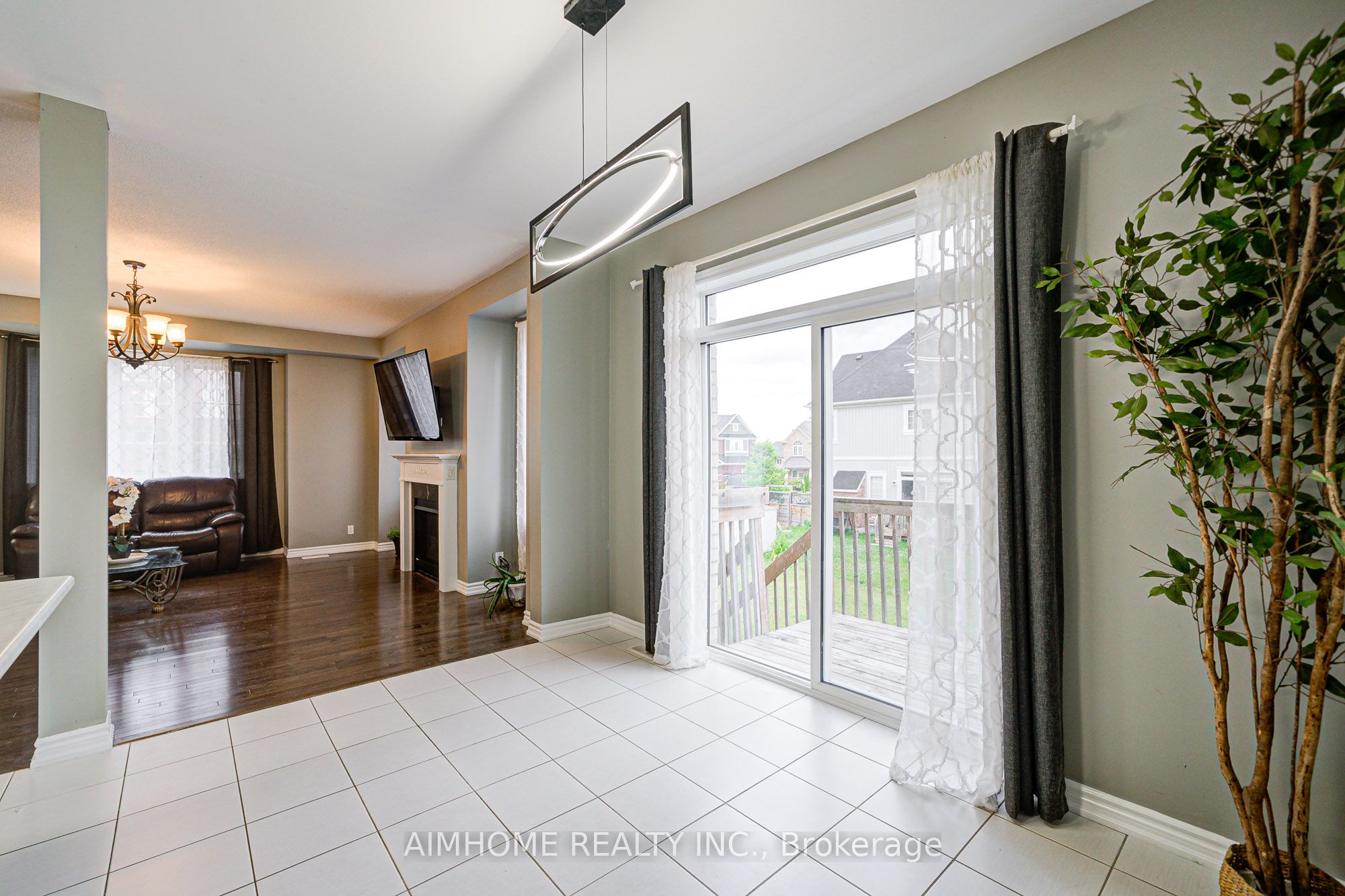 2383 Dobbinton Street Property Photo 16