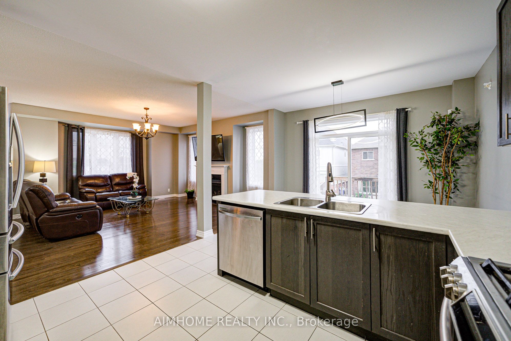 2383 Dobbinton Street Property Photo 22