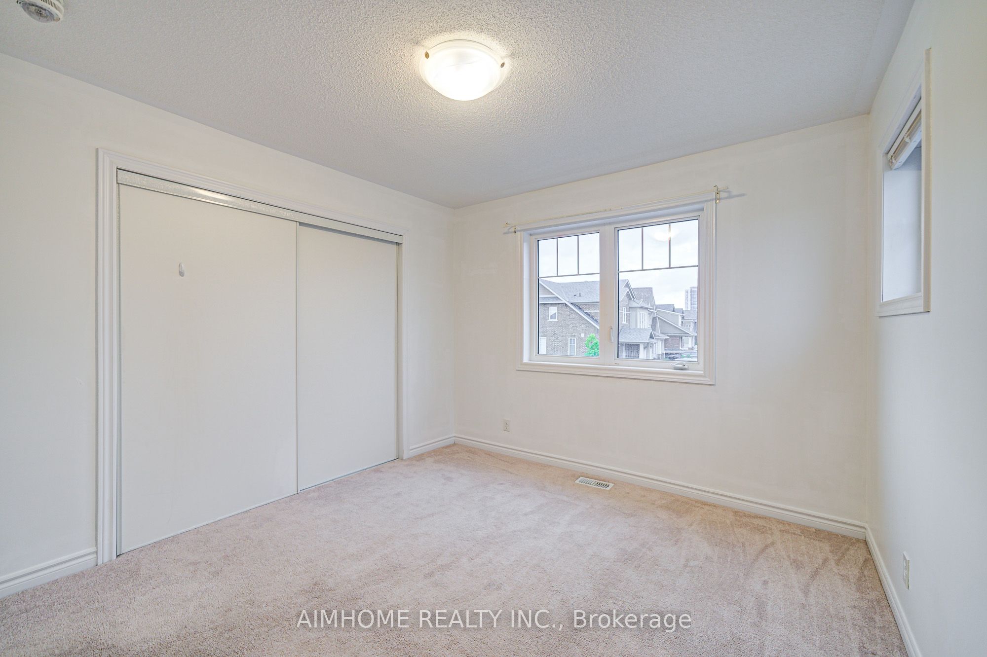 2383 Dobbinton Street Property Photo 32