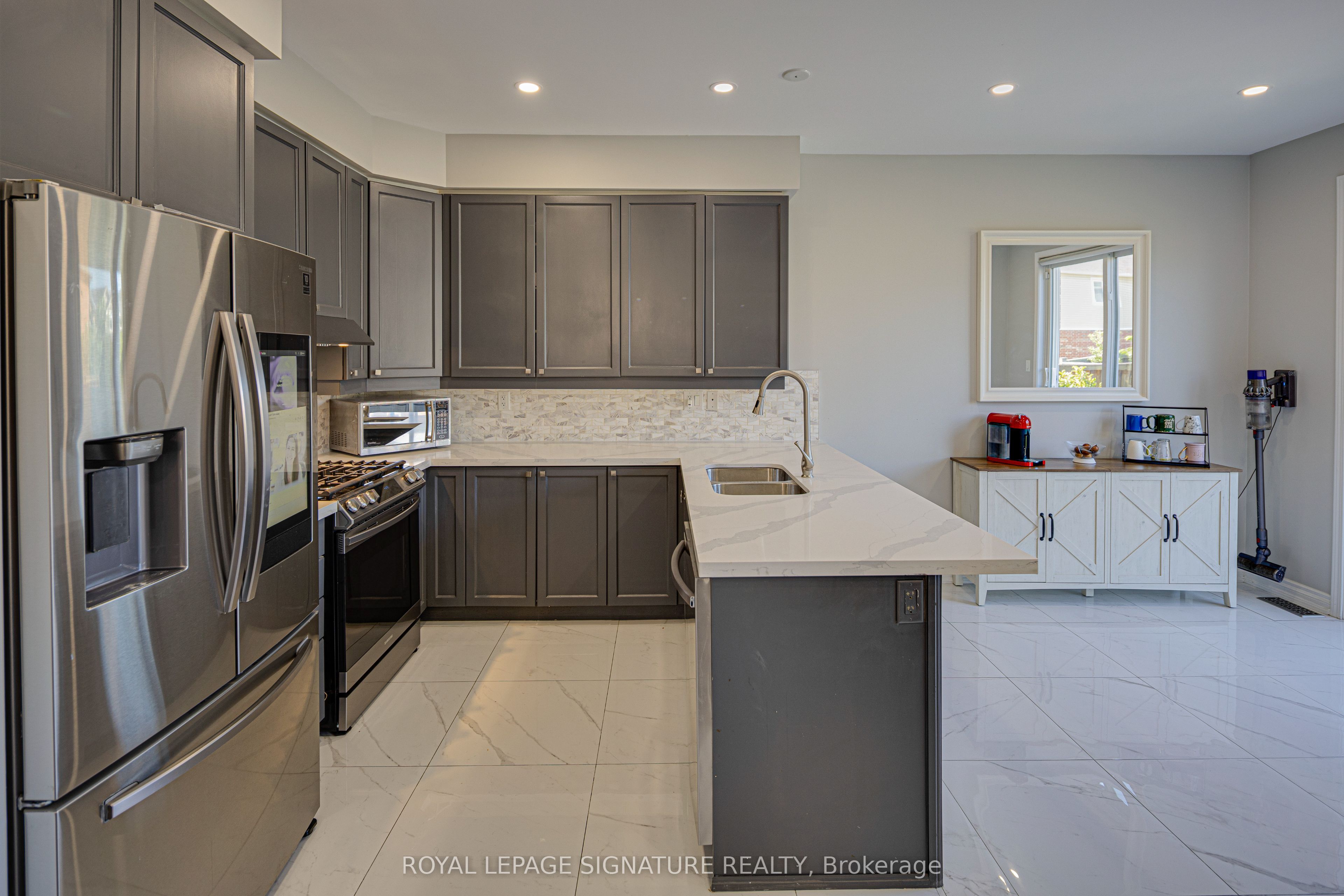 1832 Misthollow Drive Property Photo 11