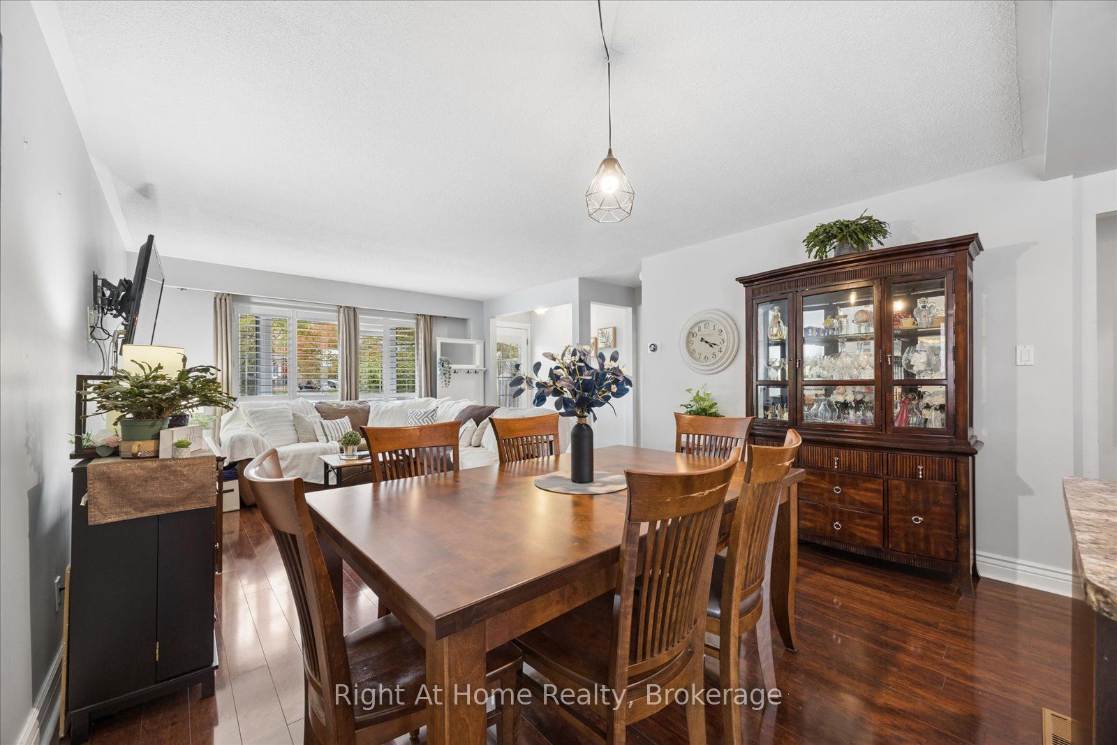 1145 Valley Court Property Photo 11