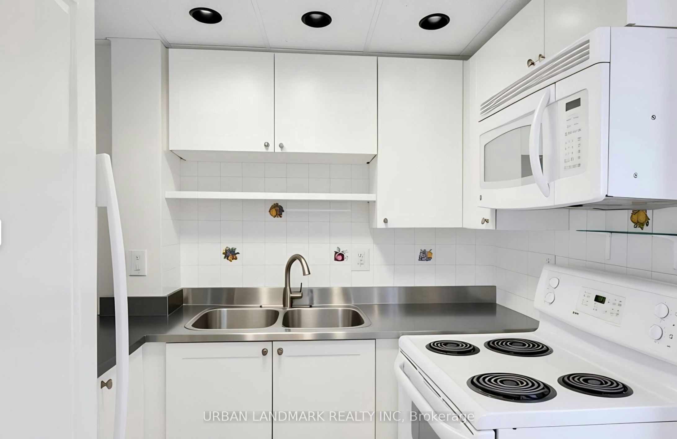 1535 Diefenbaker Court 107 Property Photo 12
