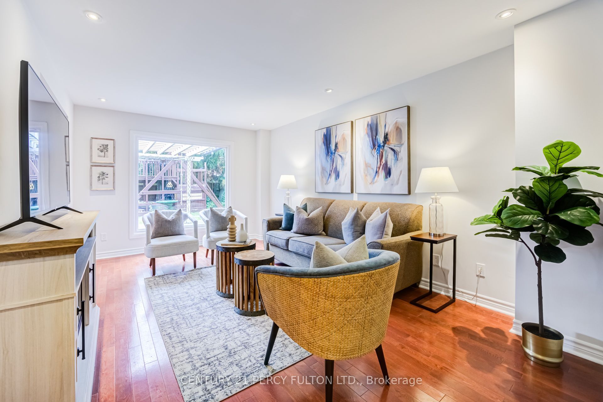 608 Beckworth Square Property Photo 2