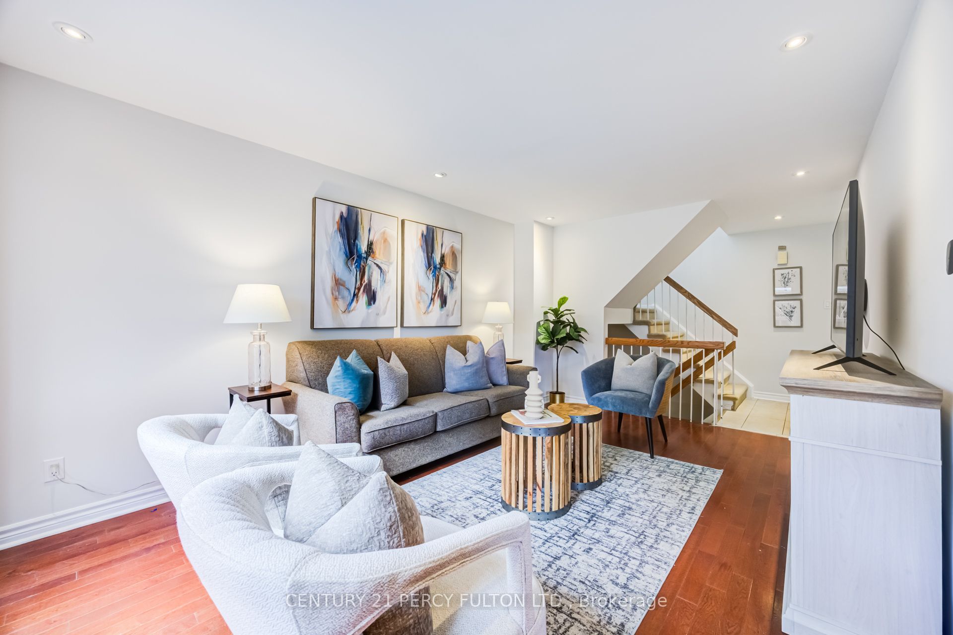 608 Beckworth Square Property Photo 4