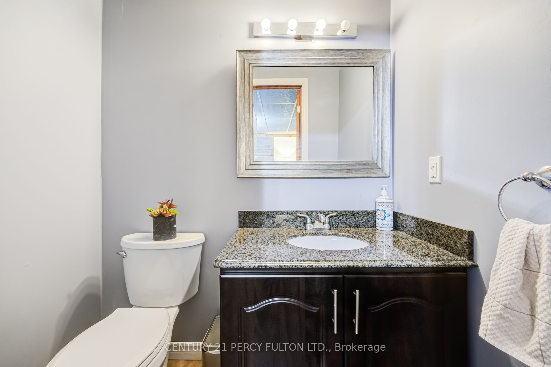 608 Beckworth Square Property Photo 32