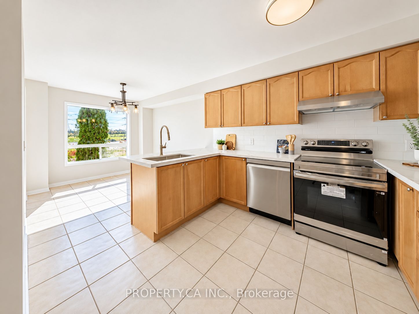 72 Jenkinson Way Property Photo 6