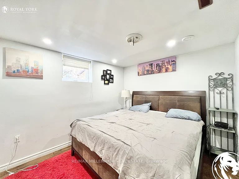 66 Overlord Crescent Lower Property Photo 7
