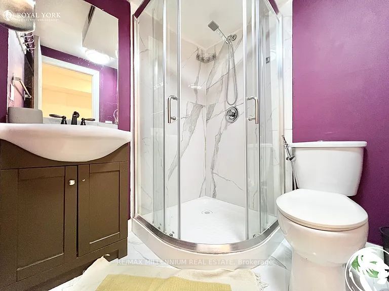 66 Overlord Crescent Lower Property Photo 8