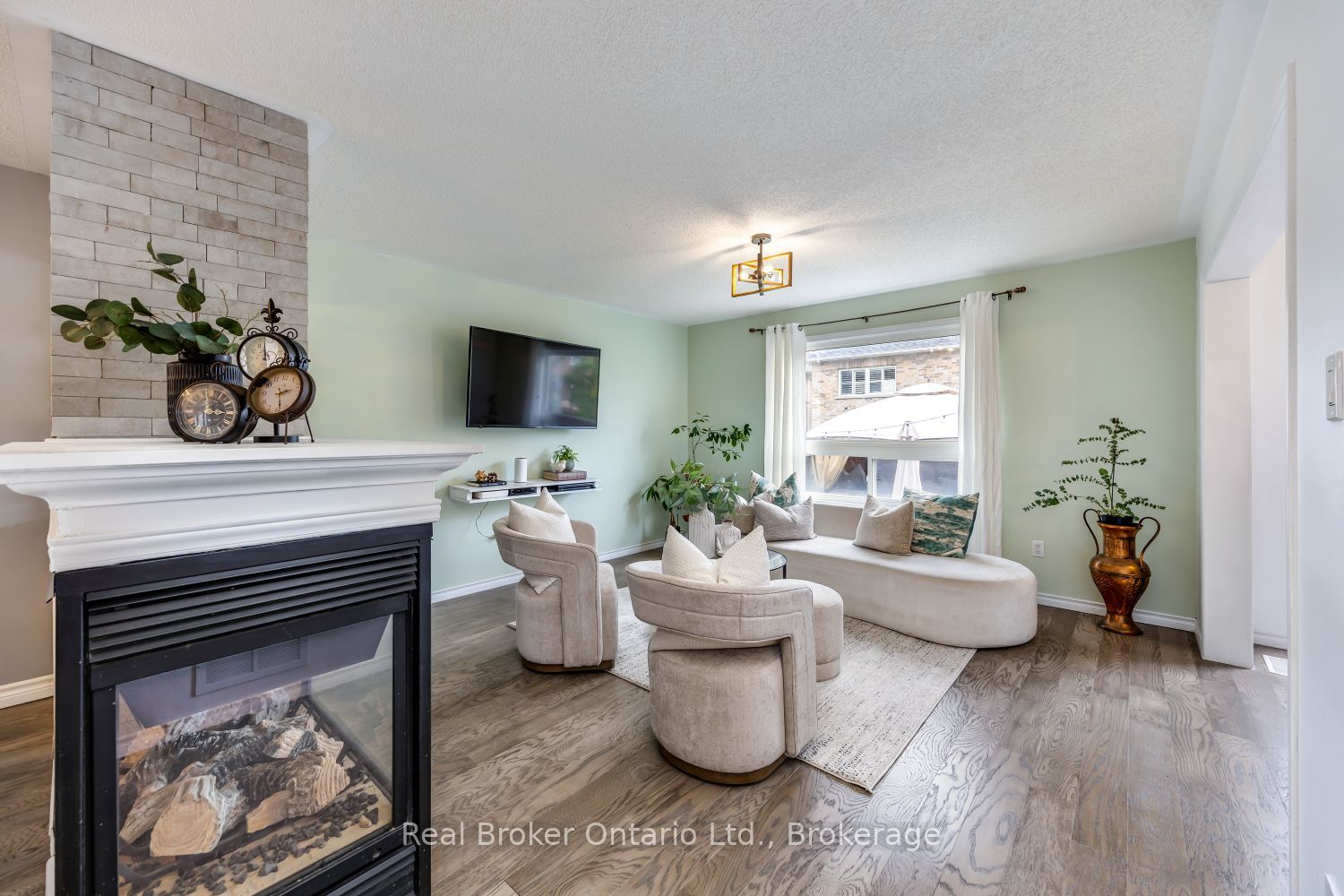 3 Durling Rock Street Property Photo 15