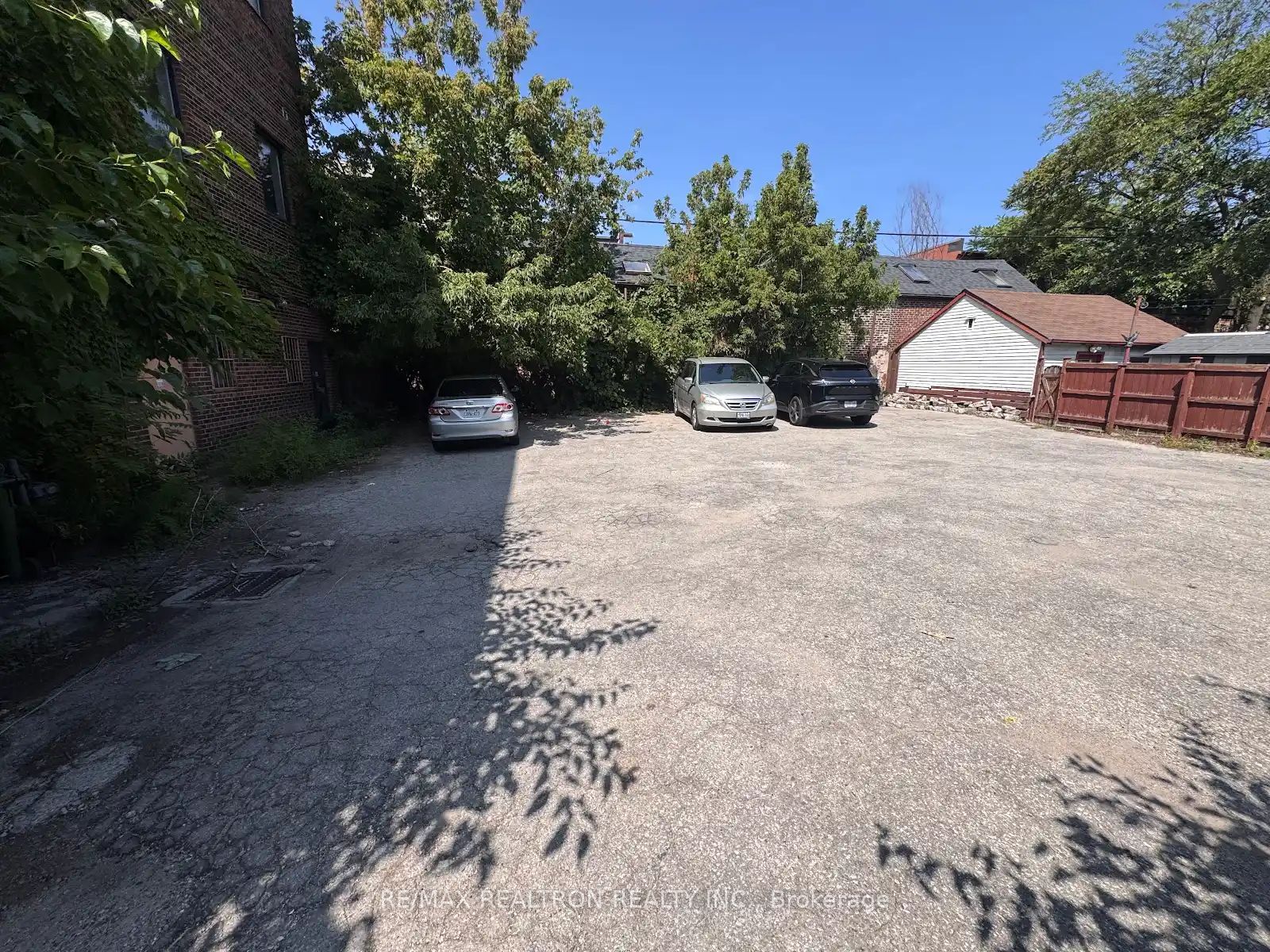 739 Broadview Avenue Property Photo 4