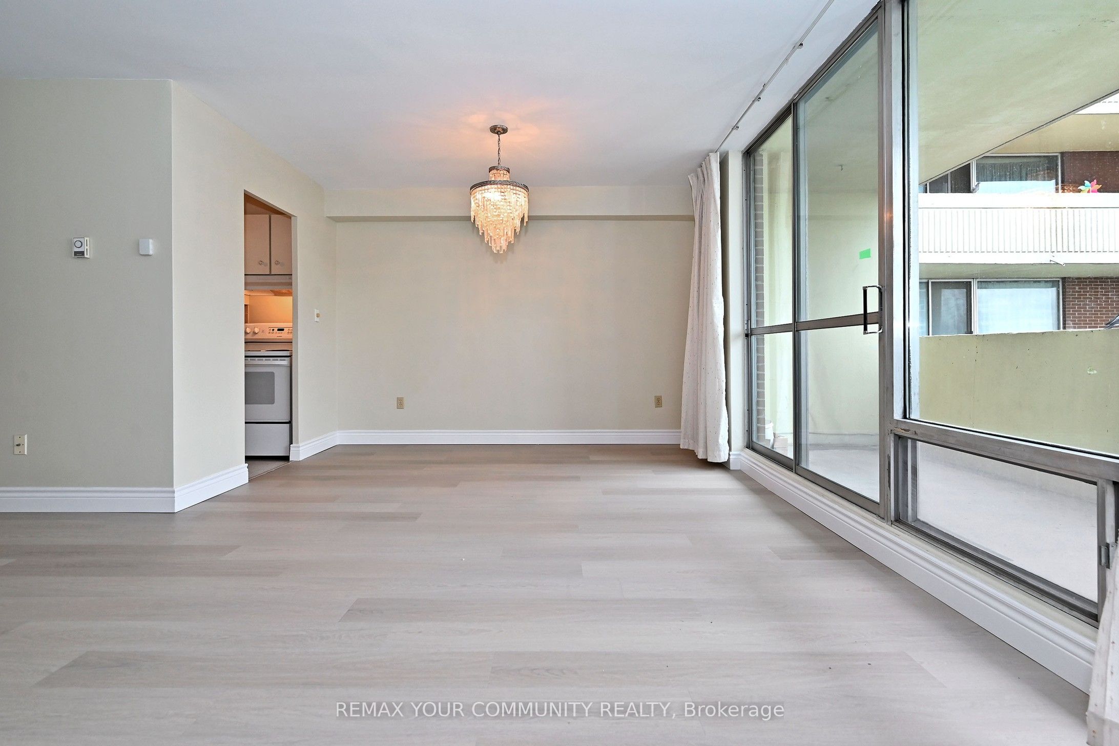 5 Massey Square 2602 Property Photo 6