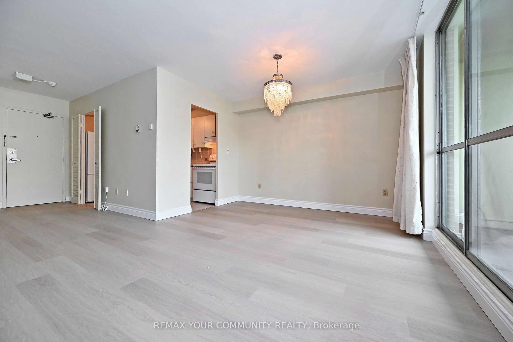 5 Massey Square 2602 Property Photo 7