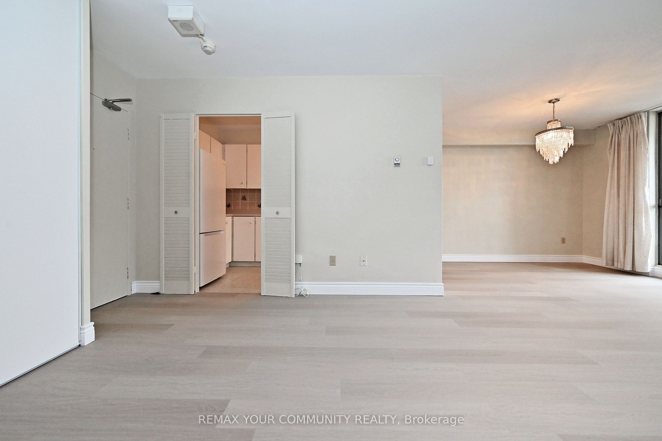 5 Massey Square 2602 Property Photo 8