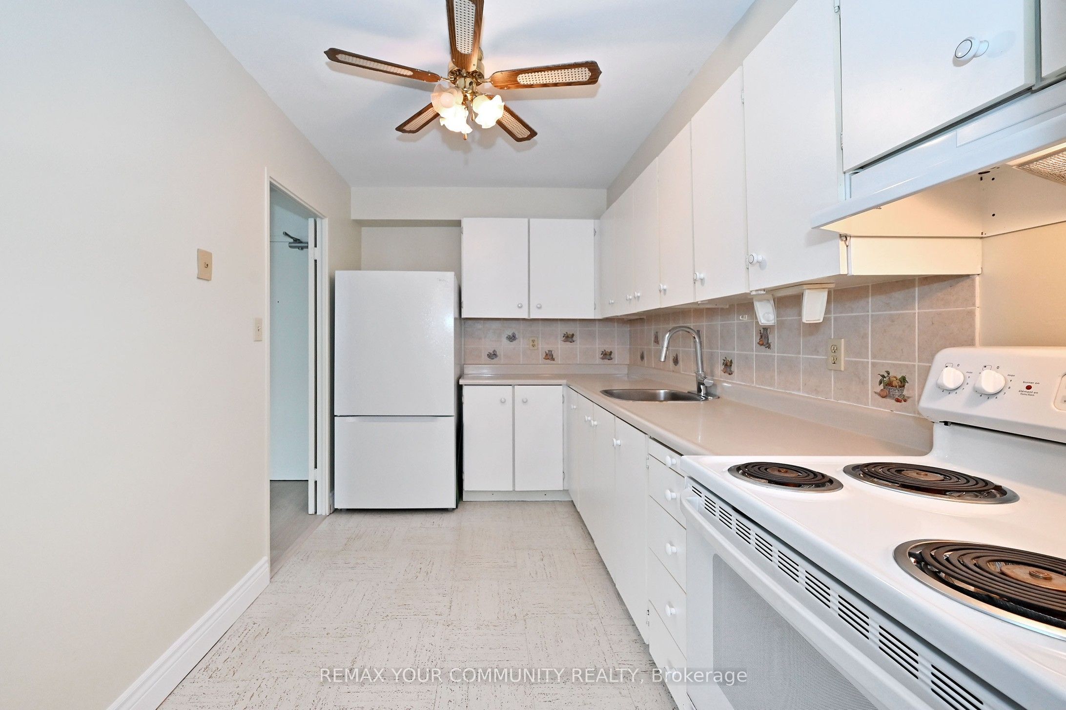 5 Massey Square 2602 Property Photo 9
