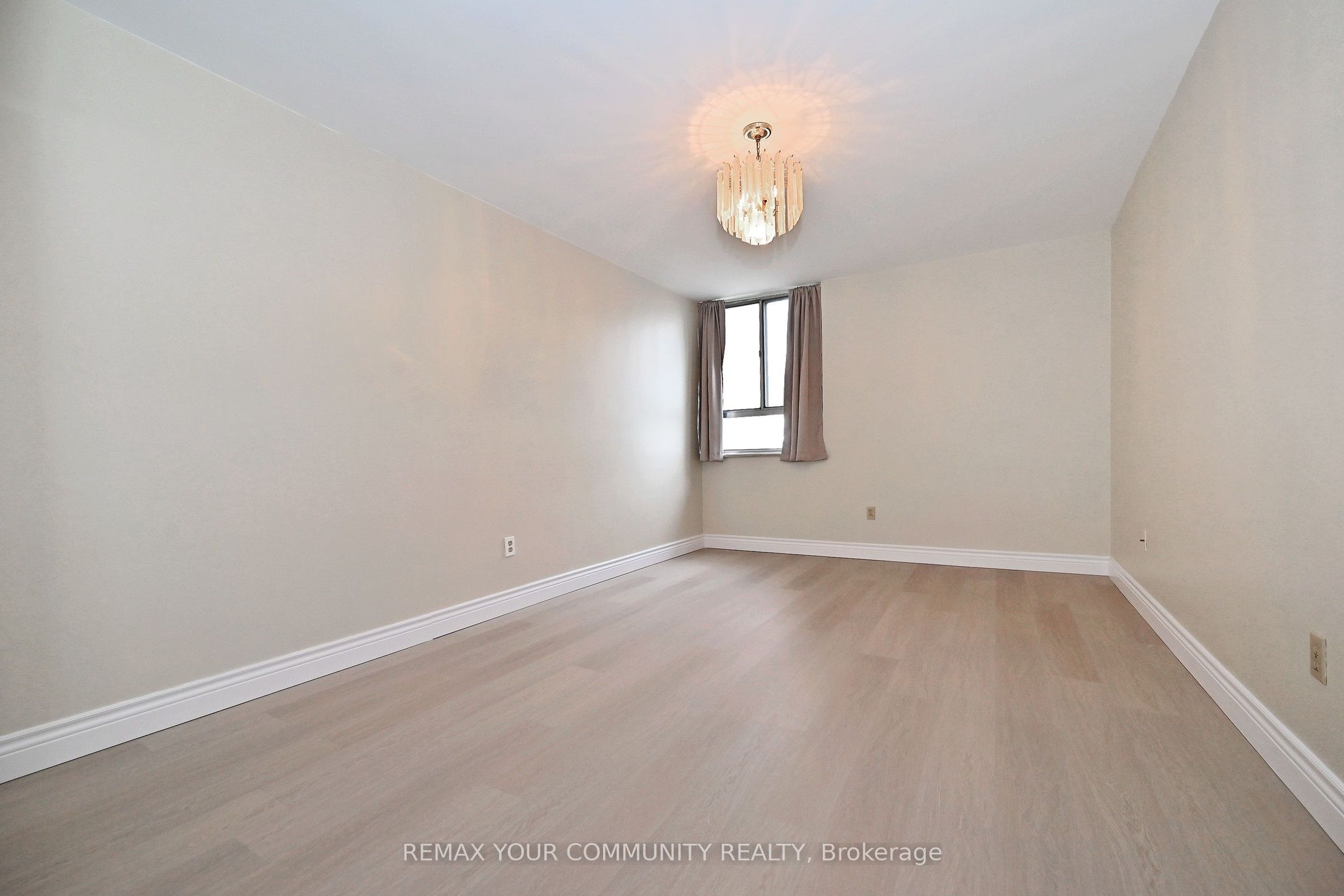 5 Massey Square 2602 Property Photo 13