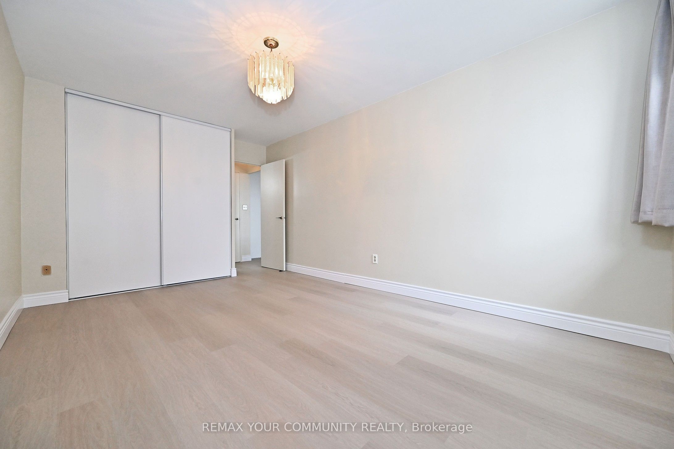 5 Massey Square 2602 Property Photo 14