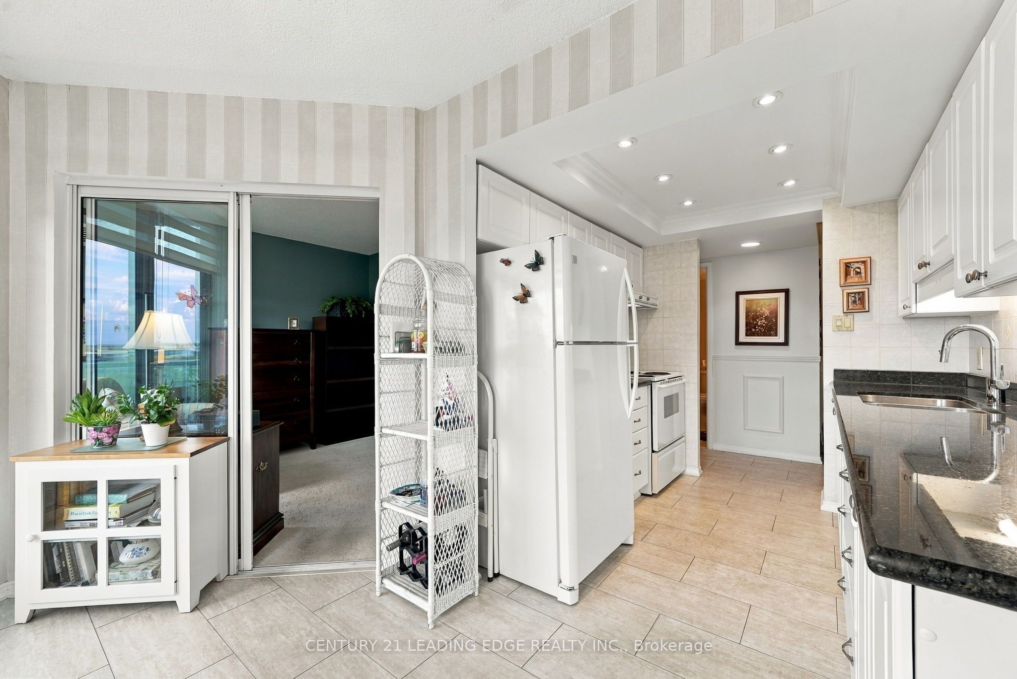 360 Watson Street W 611 Property Photo 17
