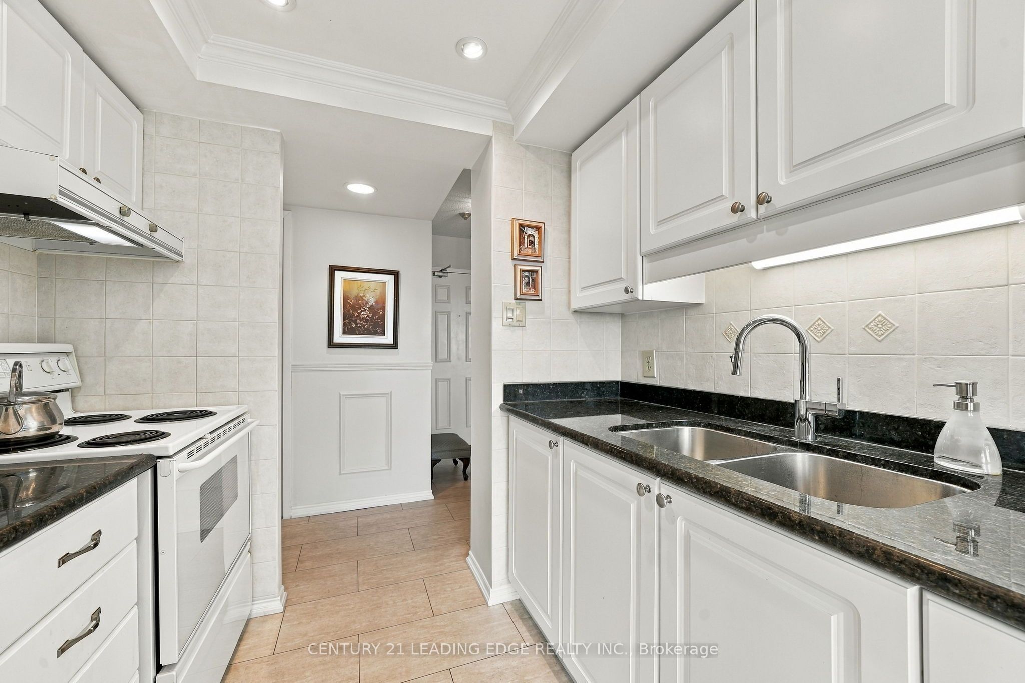 360 Watson Street W 611 Property Photo 18