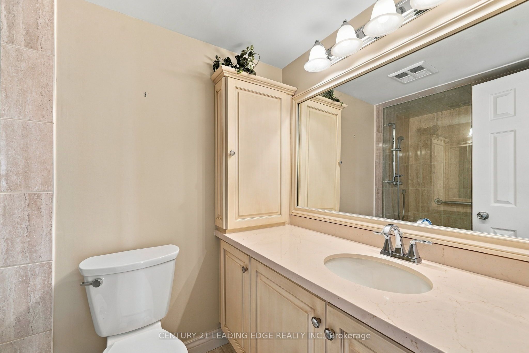 360 Watson Street W 611 Property Photo 30