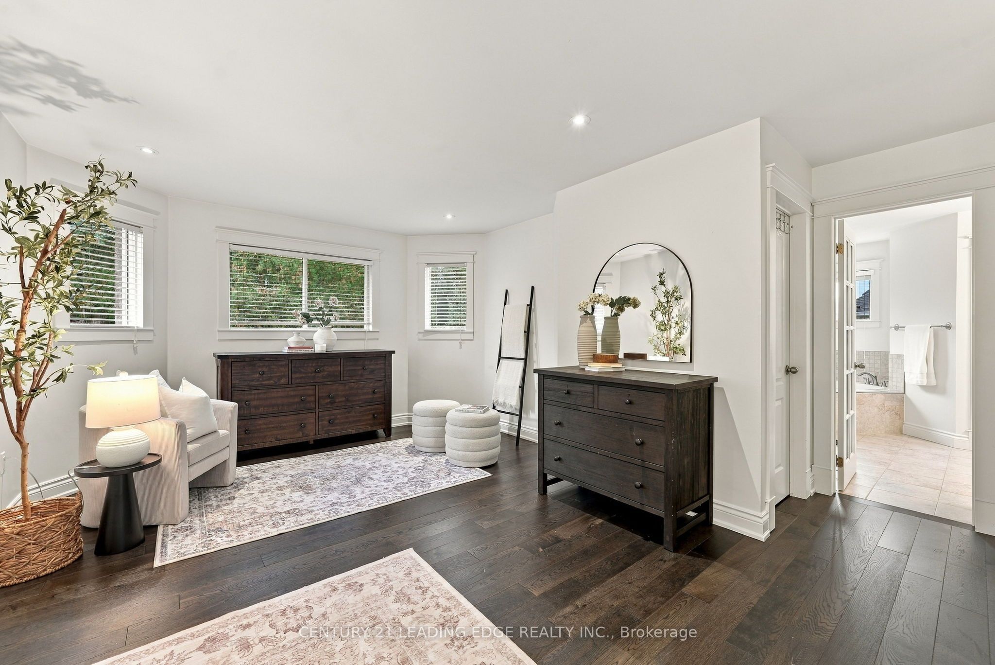 1629 Valley Ridge Crescent Property Photo 24
