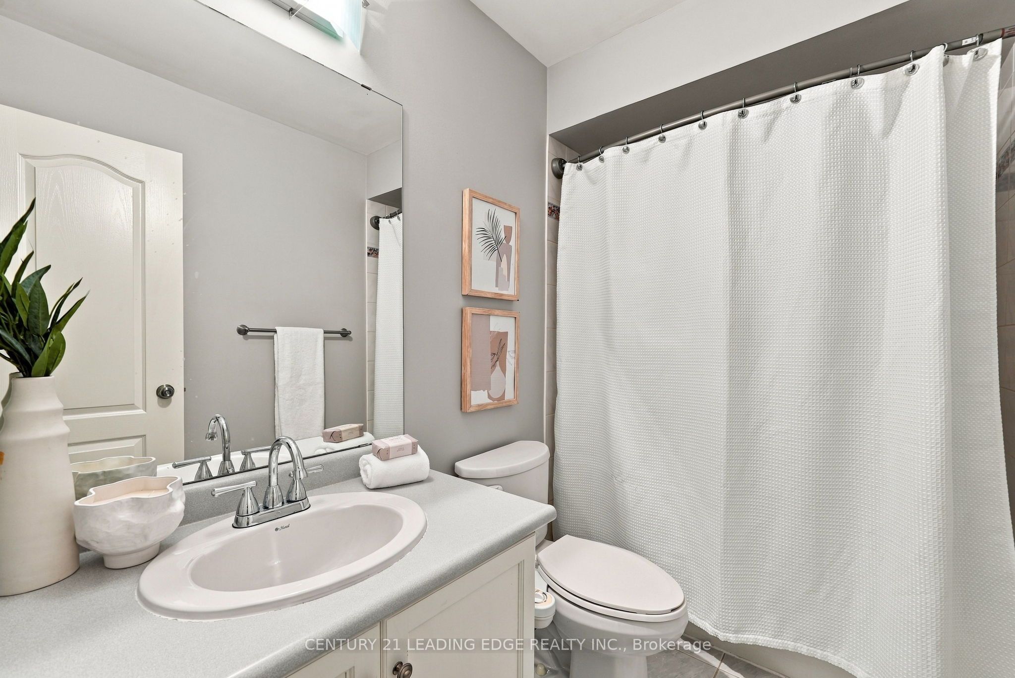 1629 Valley Ridge Crescent Property Photo 31