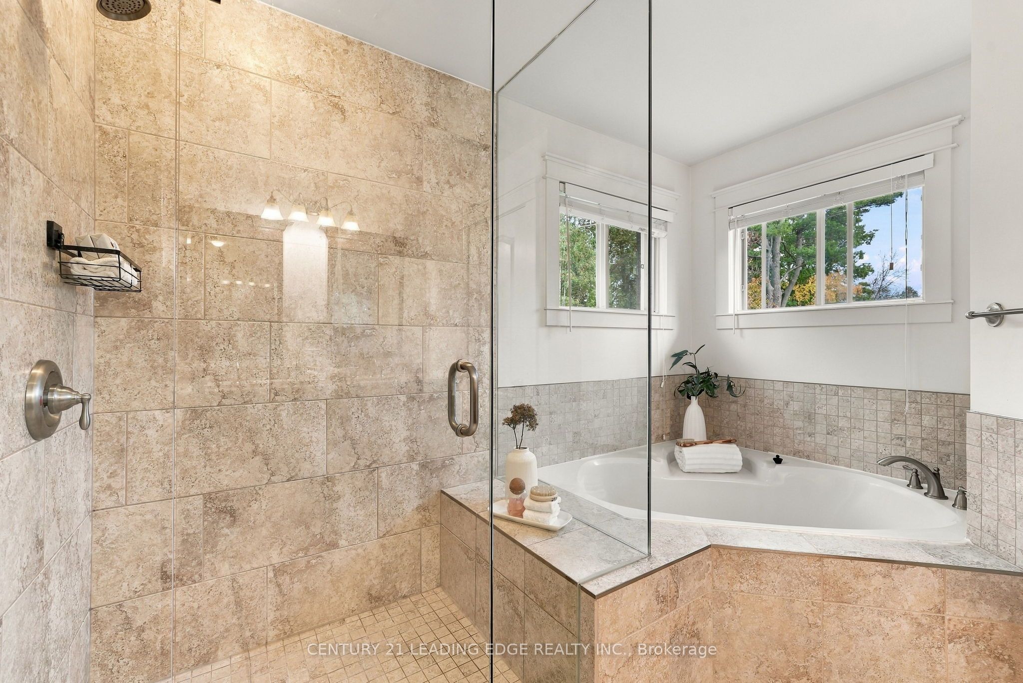 1629 Valley Ridge Crescent Property Photo 33