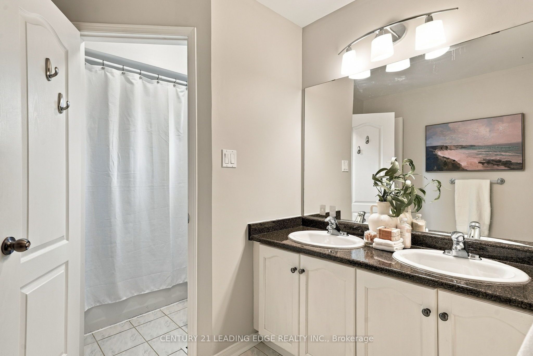 1629 Valley Ridge Crescent Property Photo 34