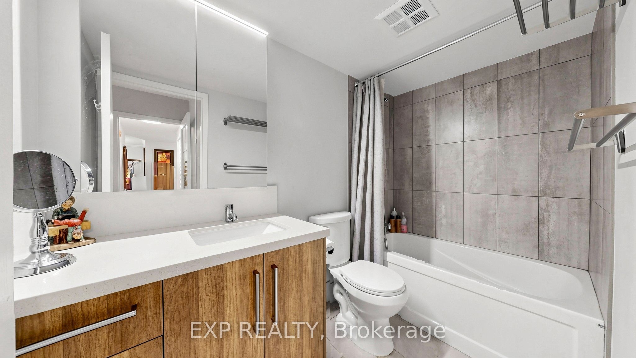 1655 Pickering Parkway 703 Property Photo 10