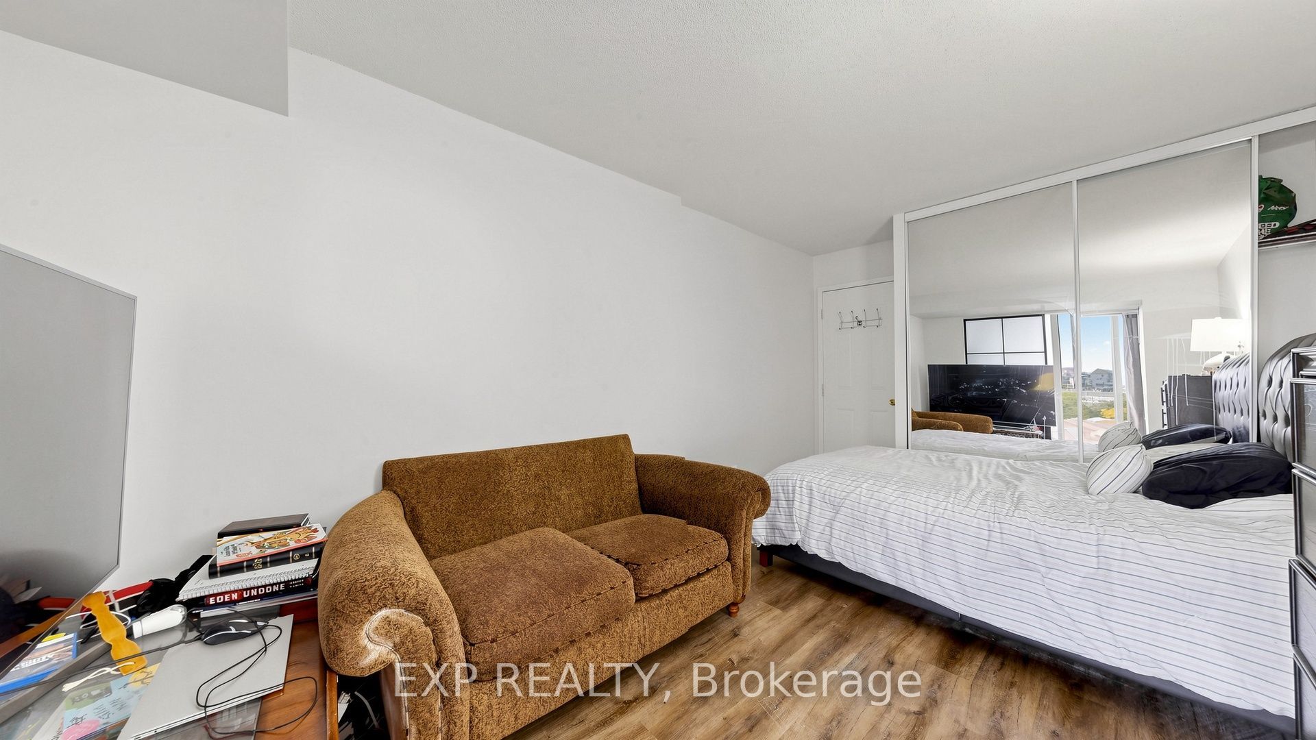 1655 Pickering Parkway 703 Property Photo 14
