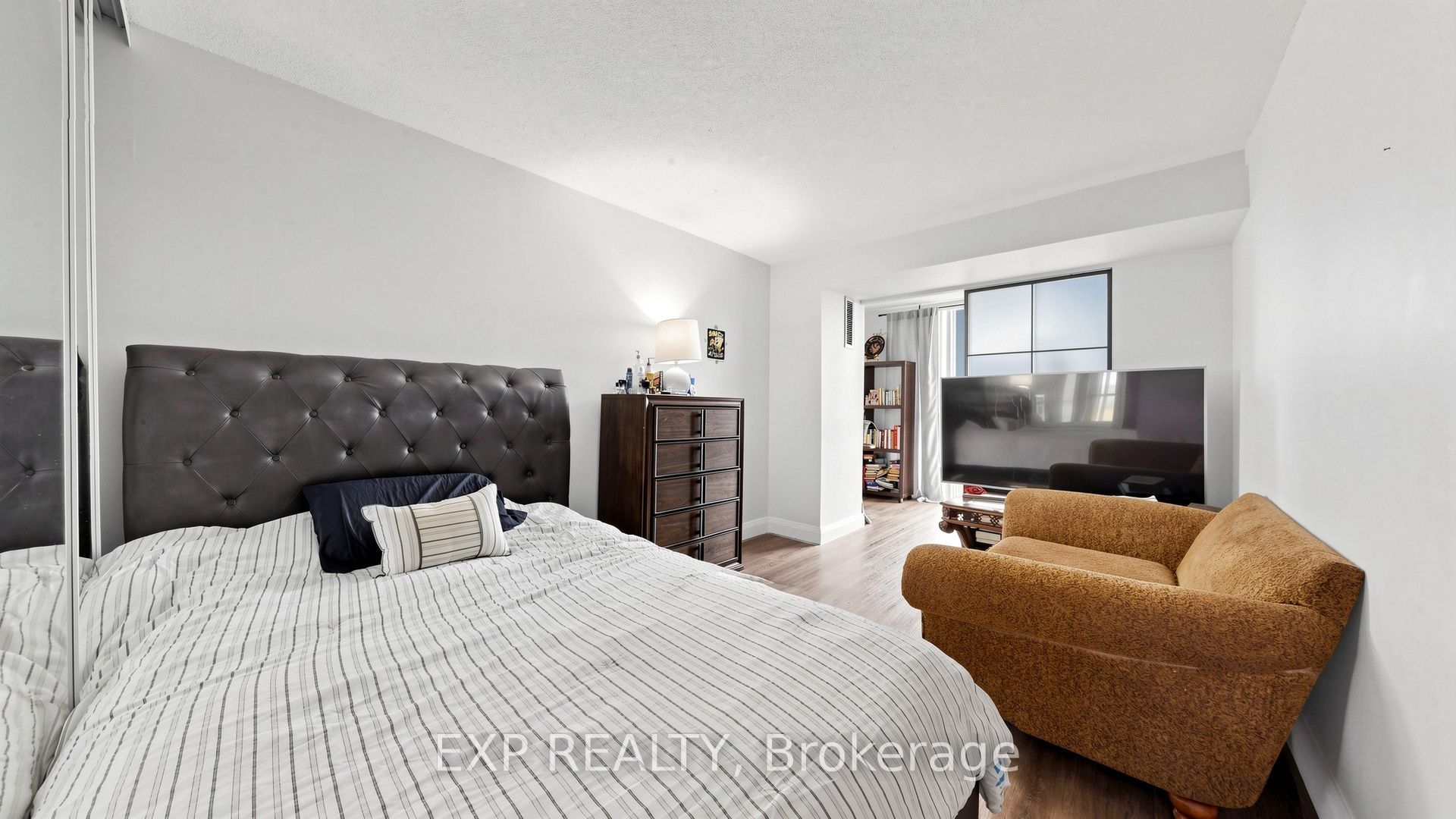 1655 Pickering Parkway 703 Property Photo 15