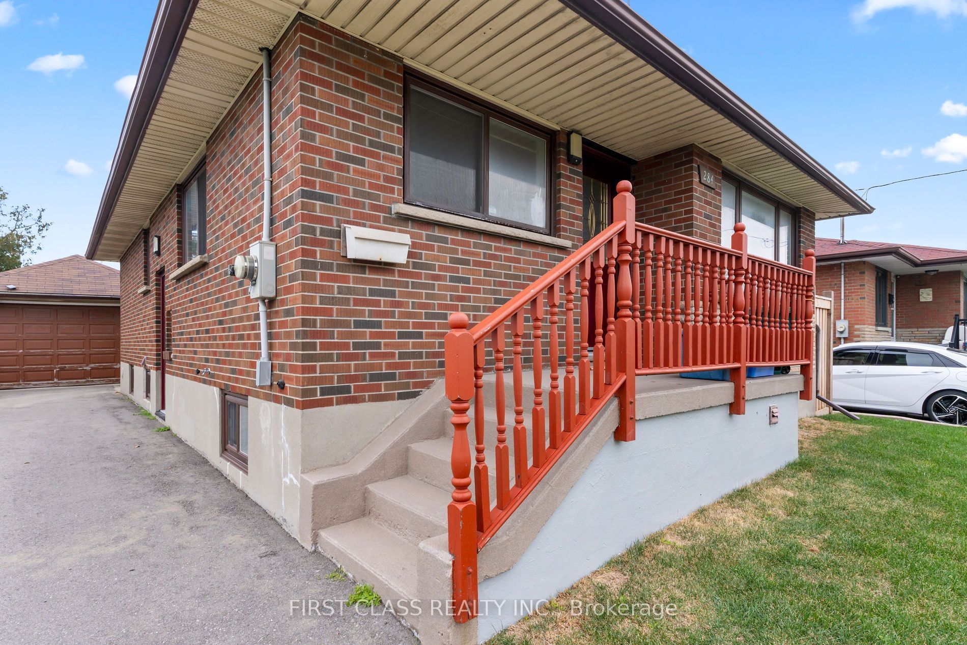 284 Jackson Avenue Property Photo 1