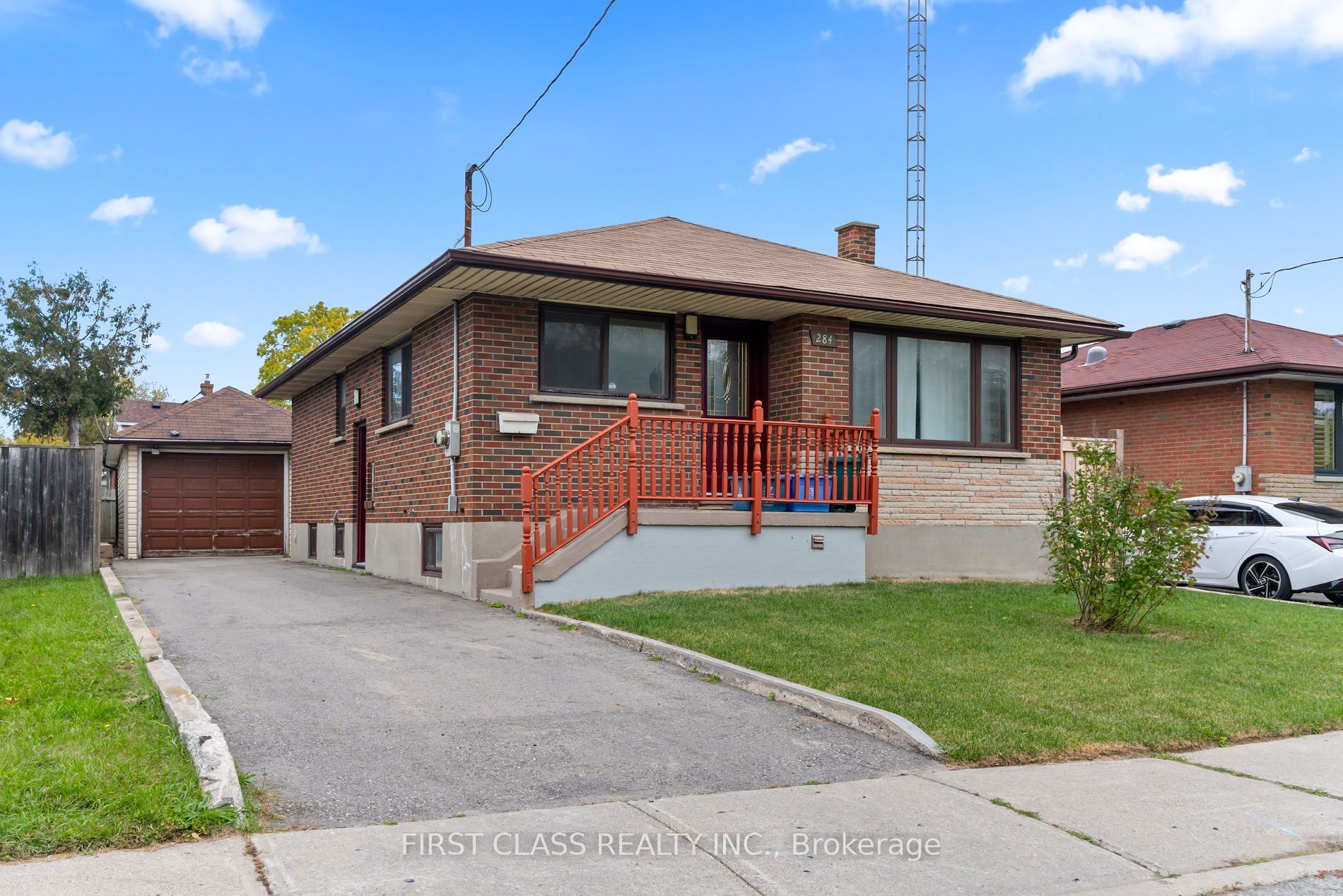 284 Jackson Avenue Property Photo 2