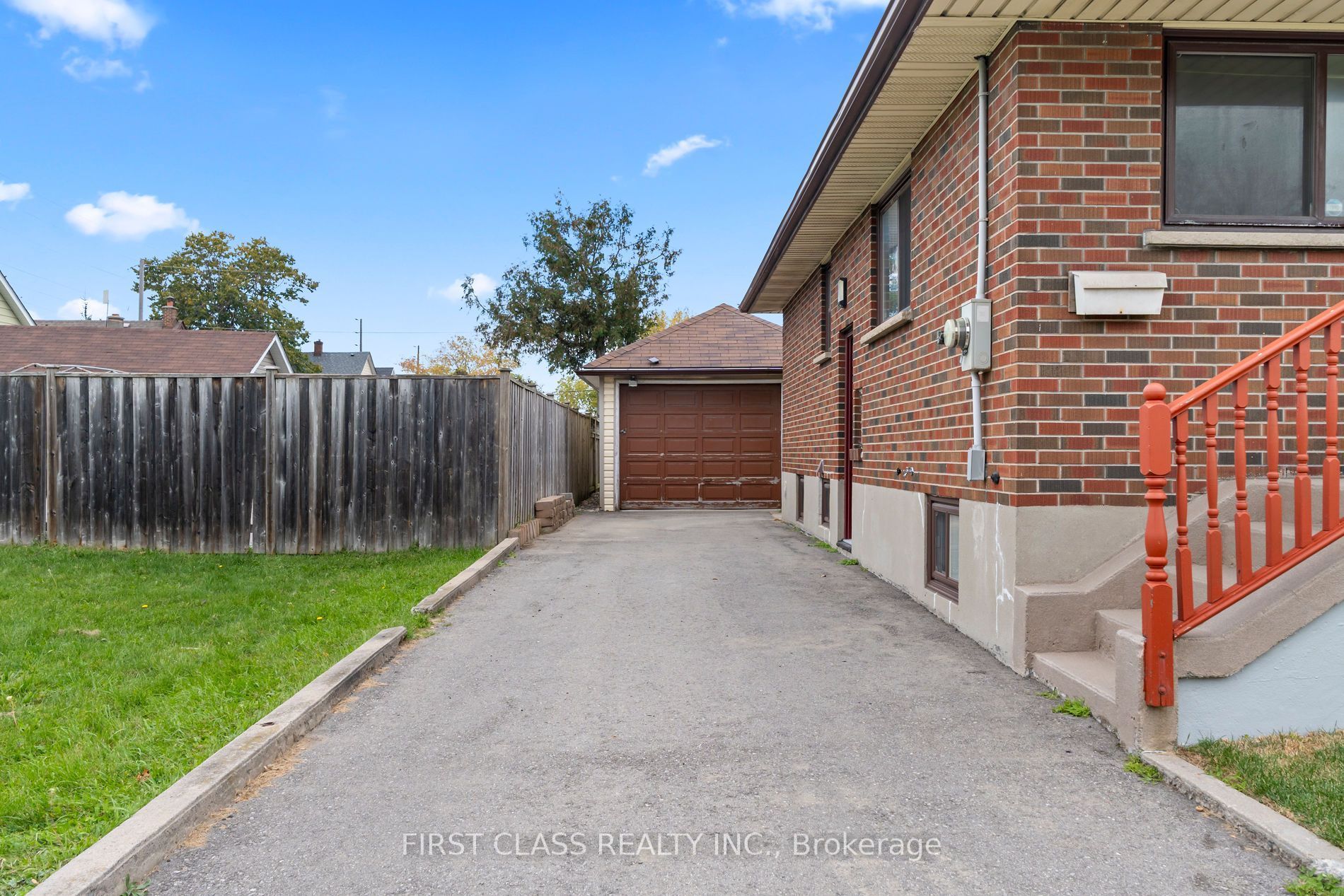 284 Jackson Avenue Property Photo 4