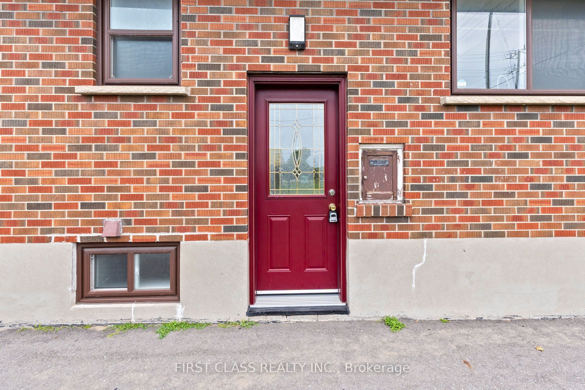284 Jackson Avenue Property Photo 5