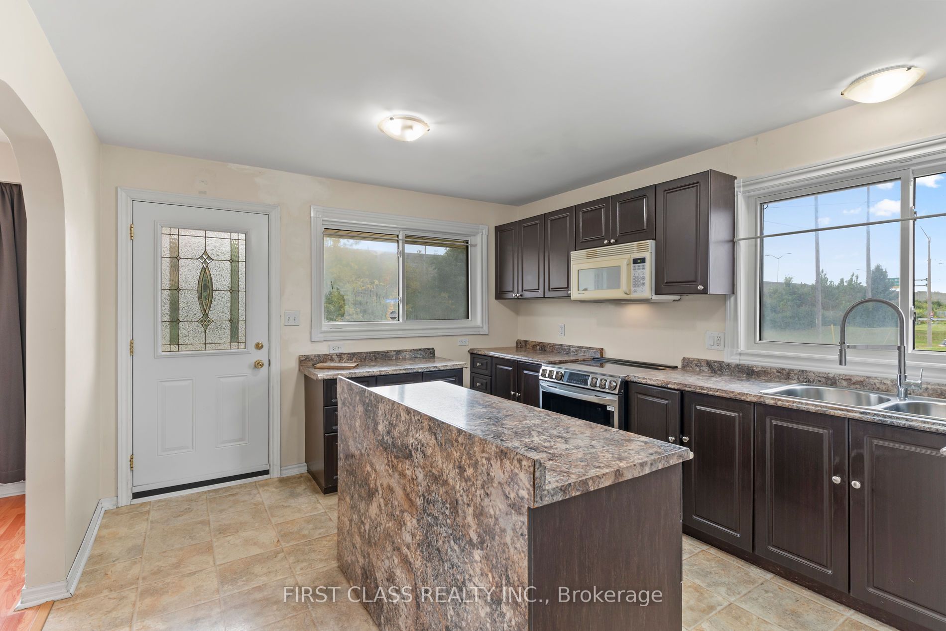 284 Jackson Avenue Property Photo 10