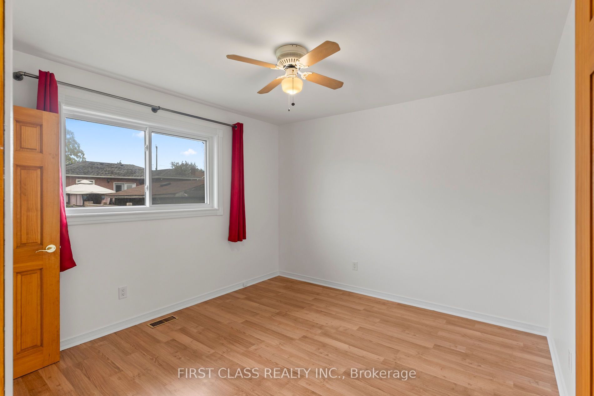 284 Jackson Avenue Property Photo 15