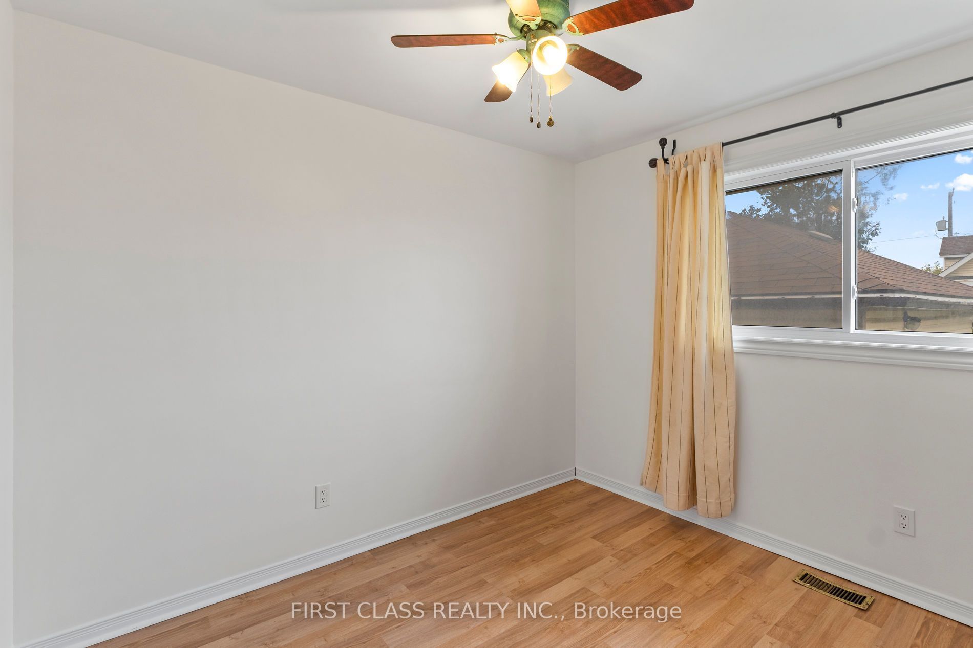 284 Jackson Avenue Property Photo 17