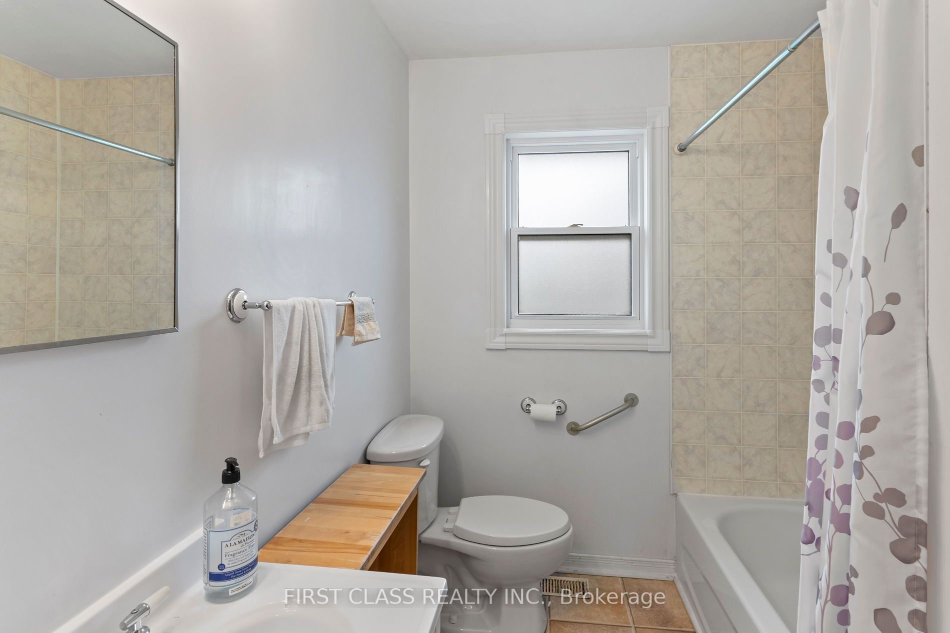 284 Jackson Avenue Property Photo 21