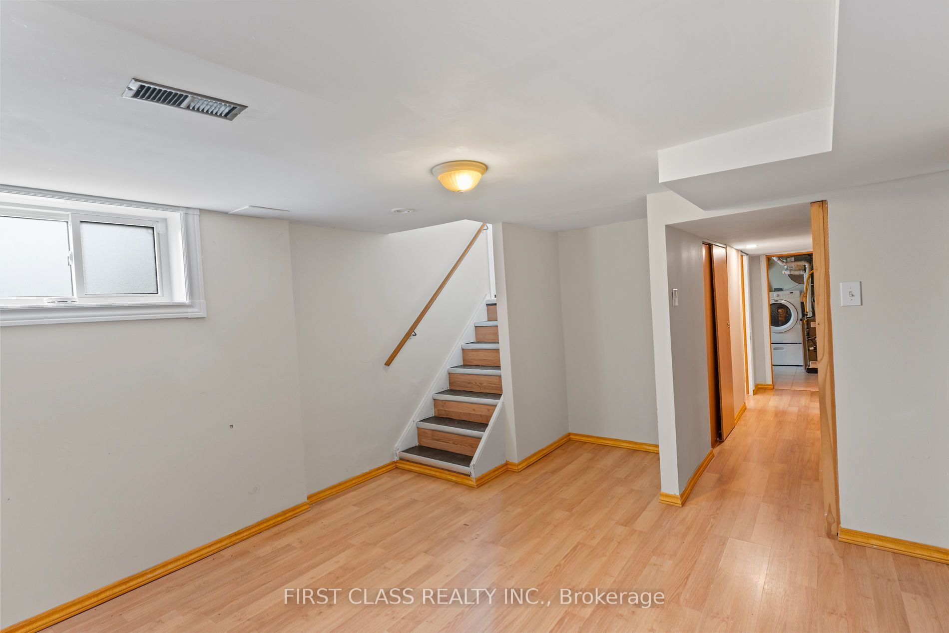 284 Jackson Avenue Property Photo 24
