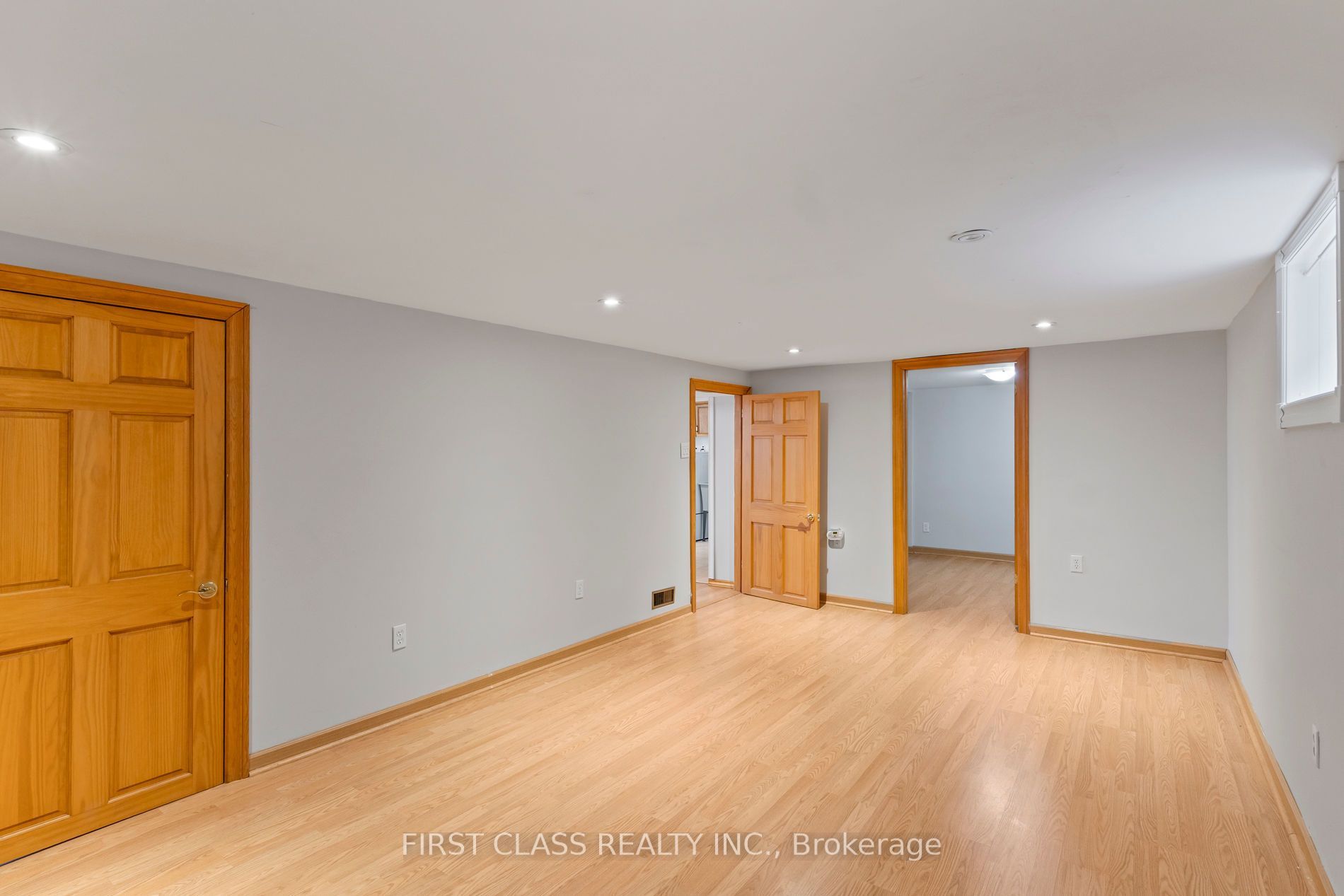 284 Jackson Avenue Property Photo 29