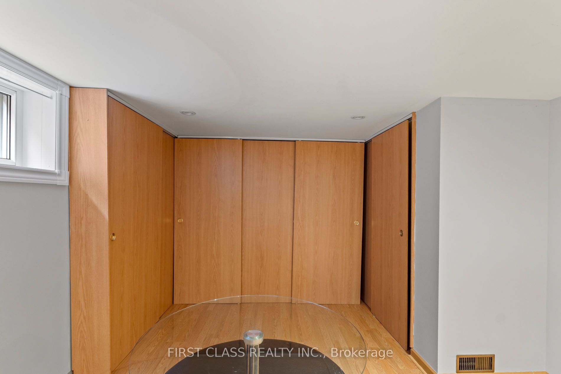 284 Jackson Avenue Property Photo 32
