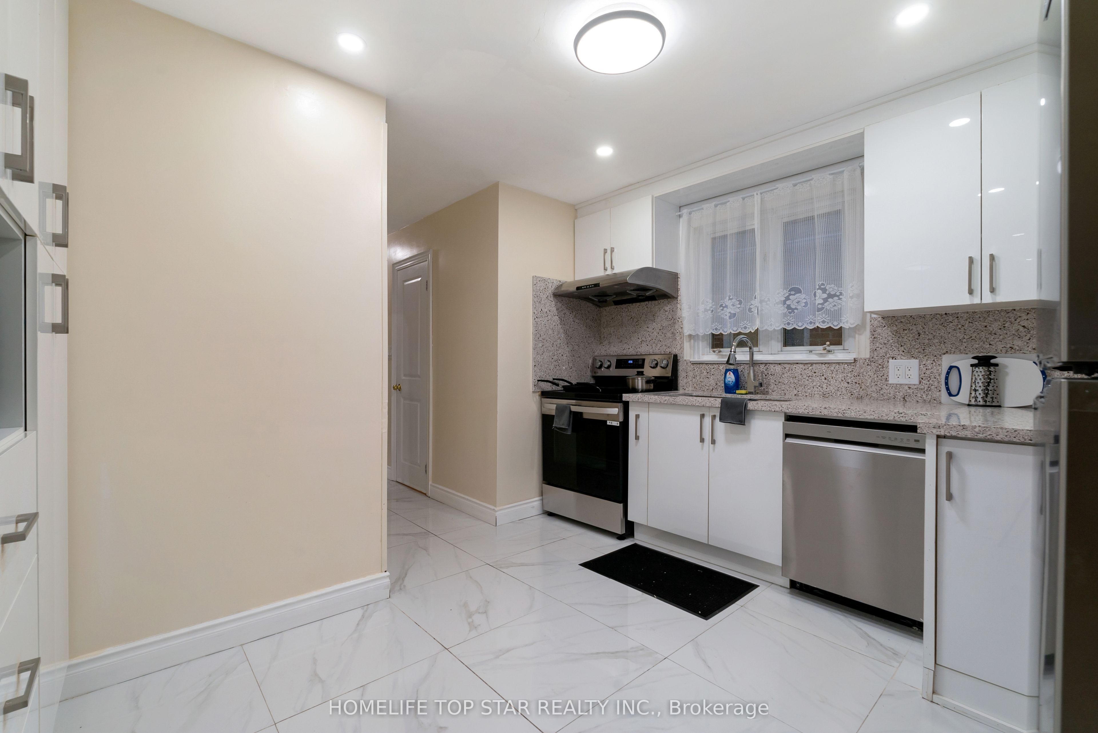 19 Treverton Drive Property Photo 2