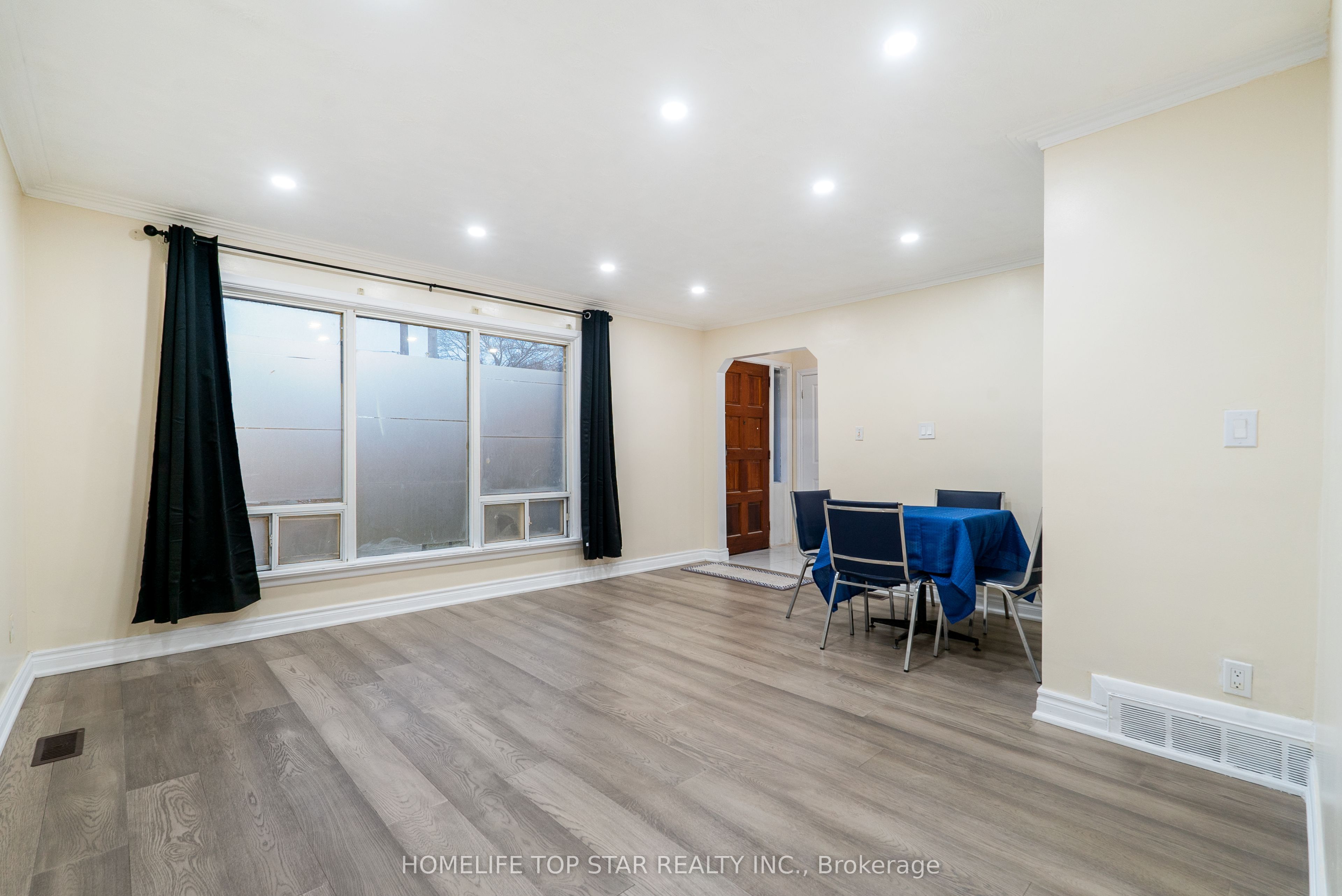 19 Treverton Drive Property Photo 7