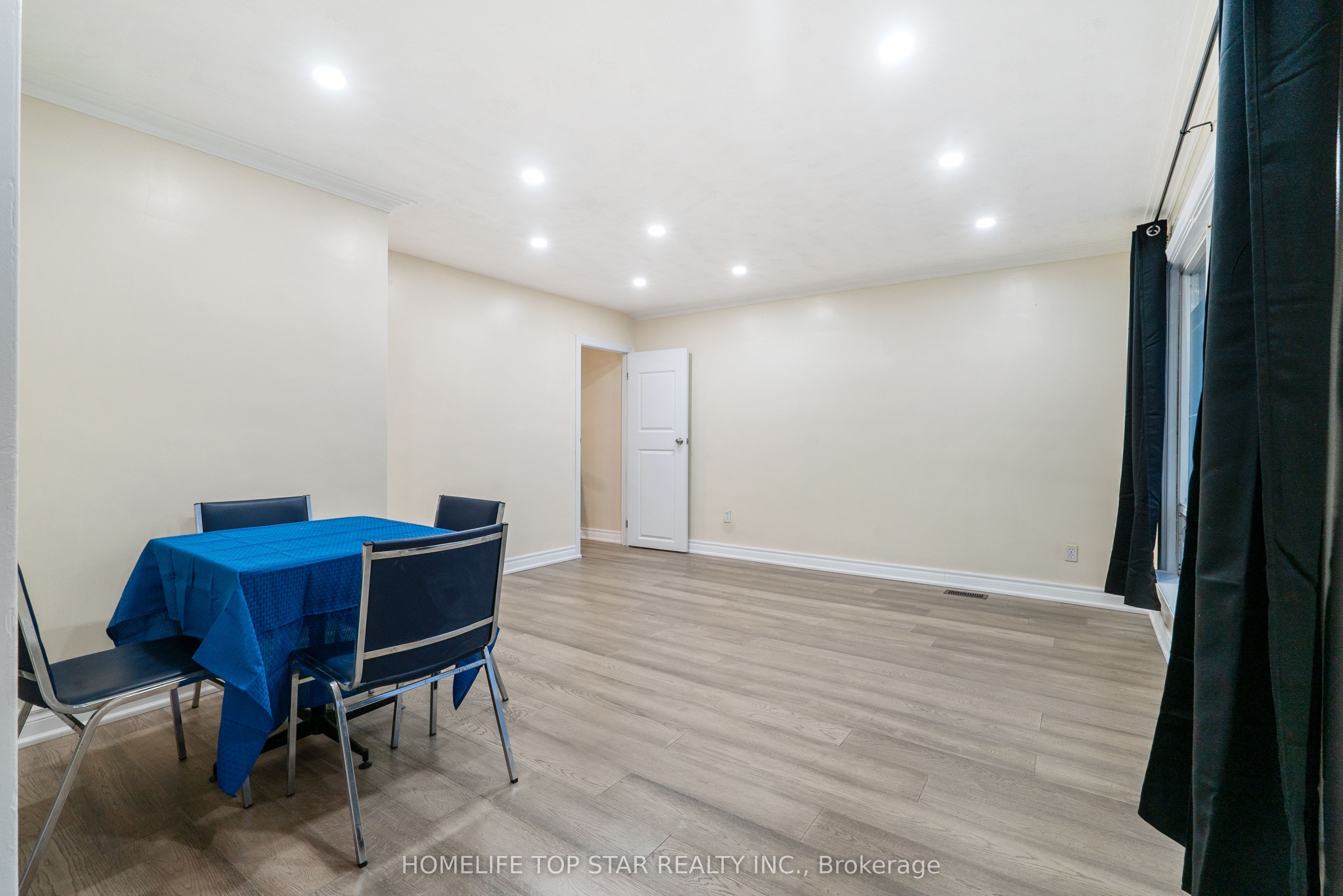 19 Treverton Drive Property Photo 8