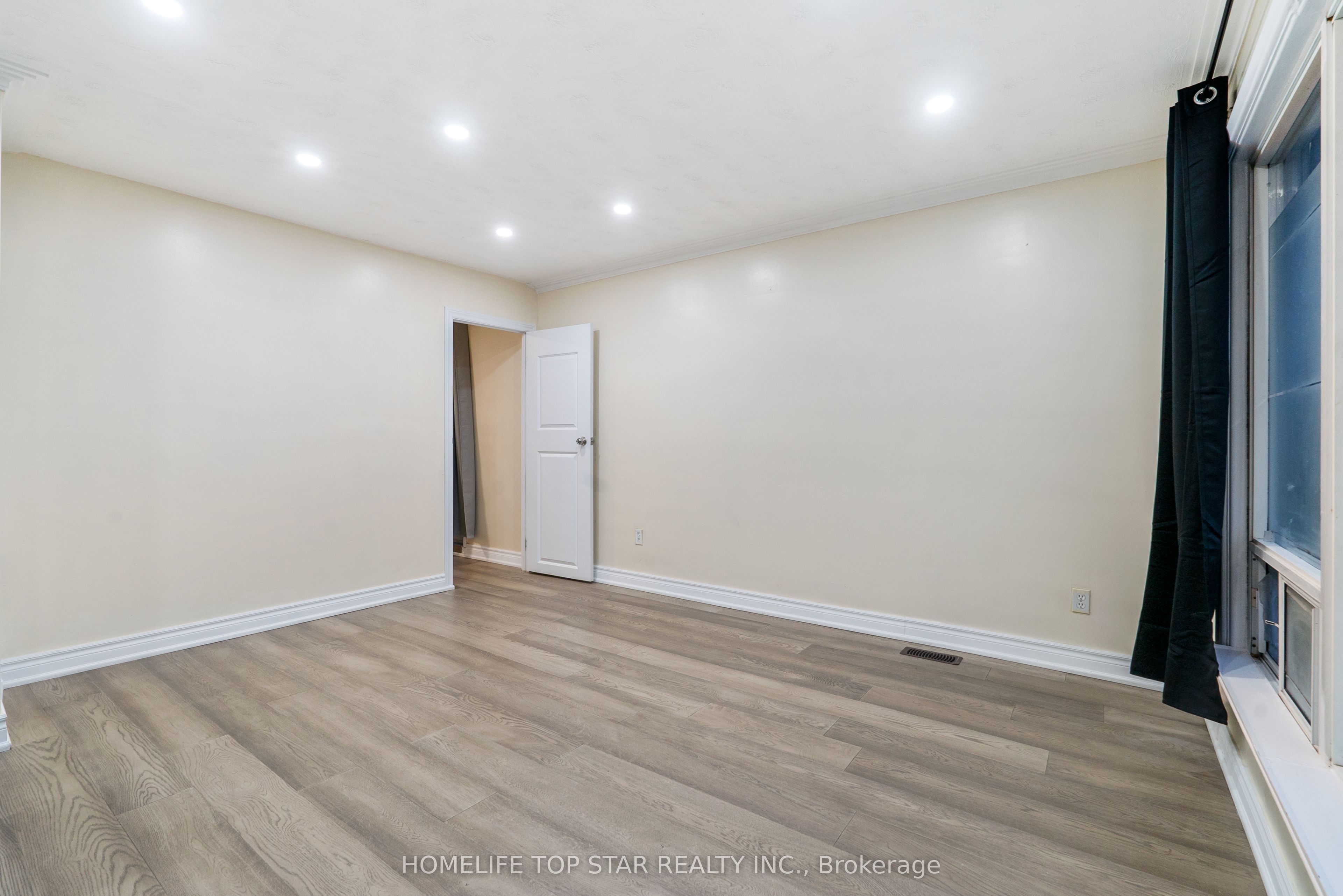 19 Treverton Drive Property Photo 9