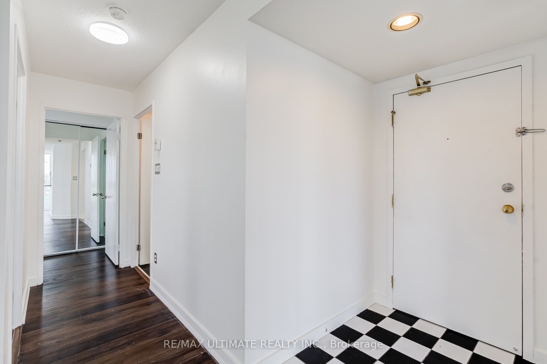 1470 Midland Avenue 601 Property Photo 4