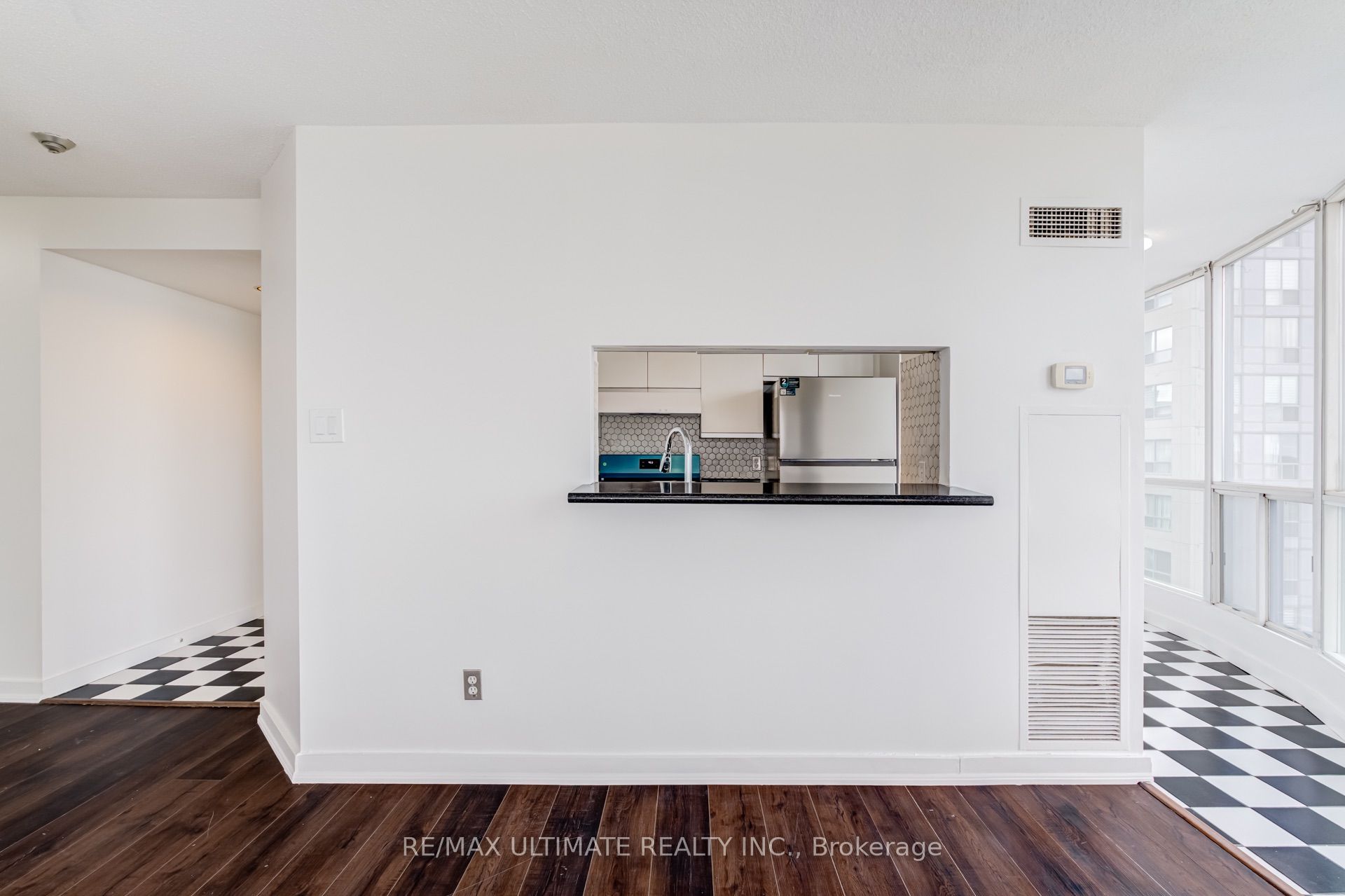 1470 Midland Avenue 601 Property Photo 12