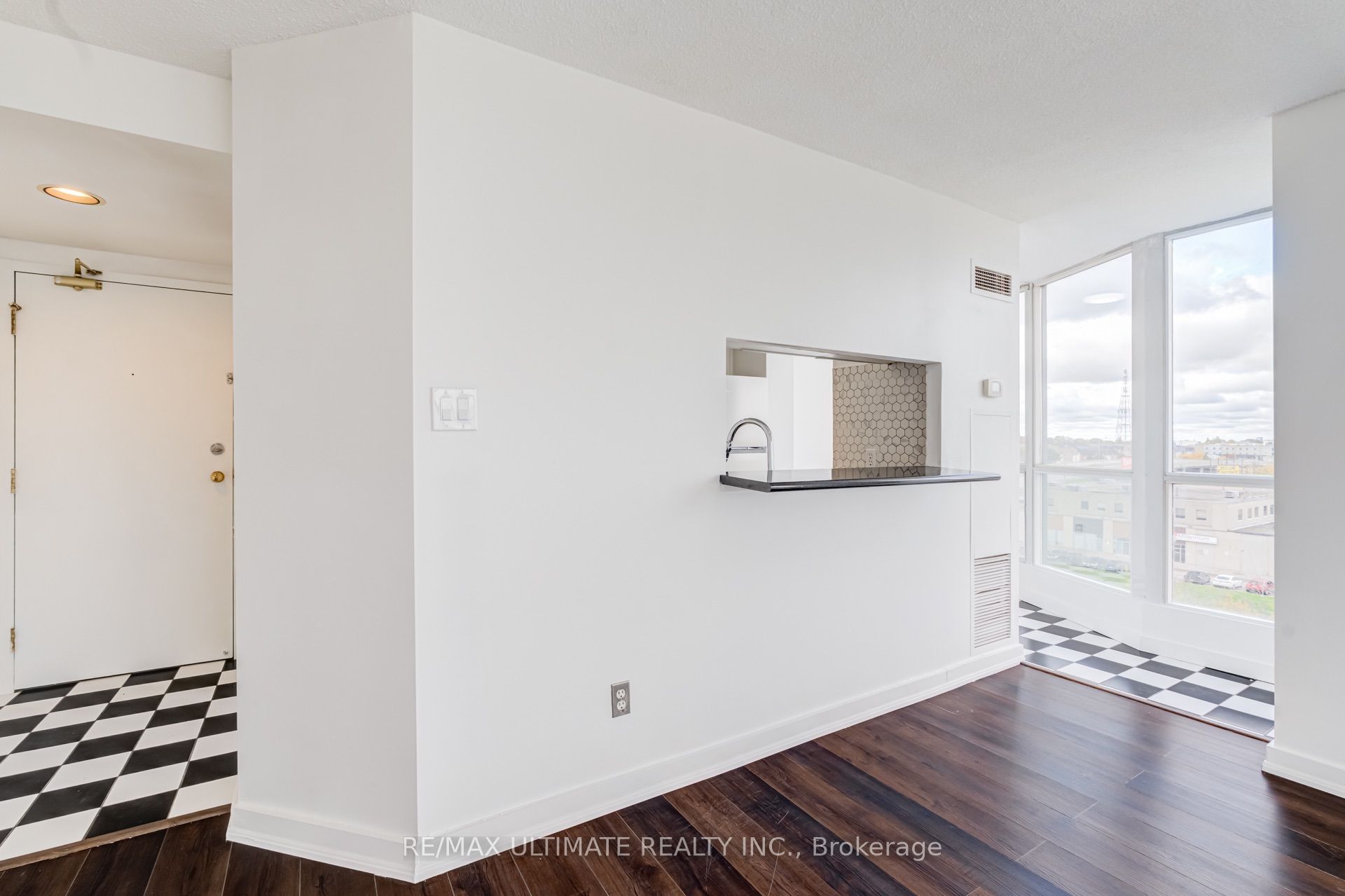1470 Midland Avenue 601 Property Photo 13