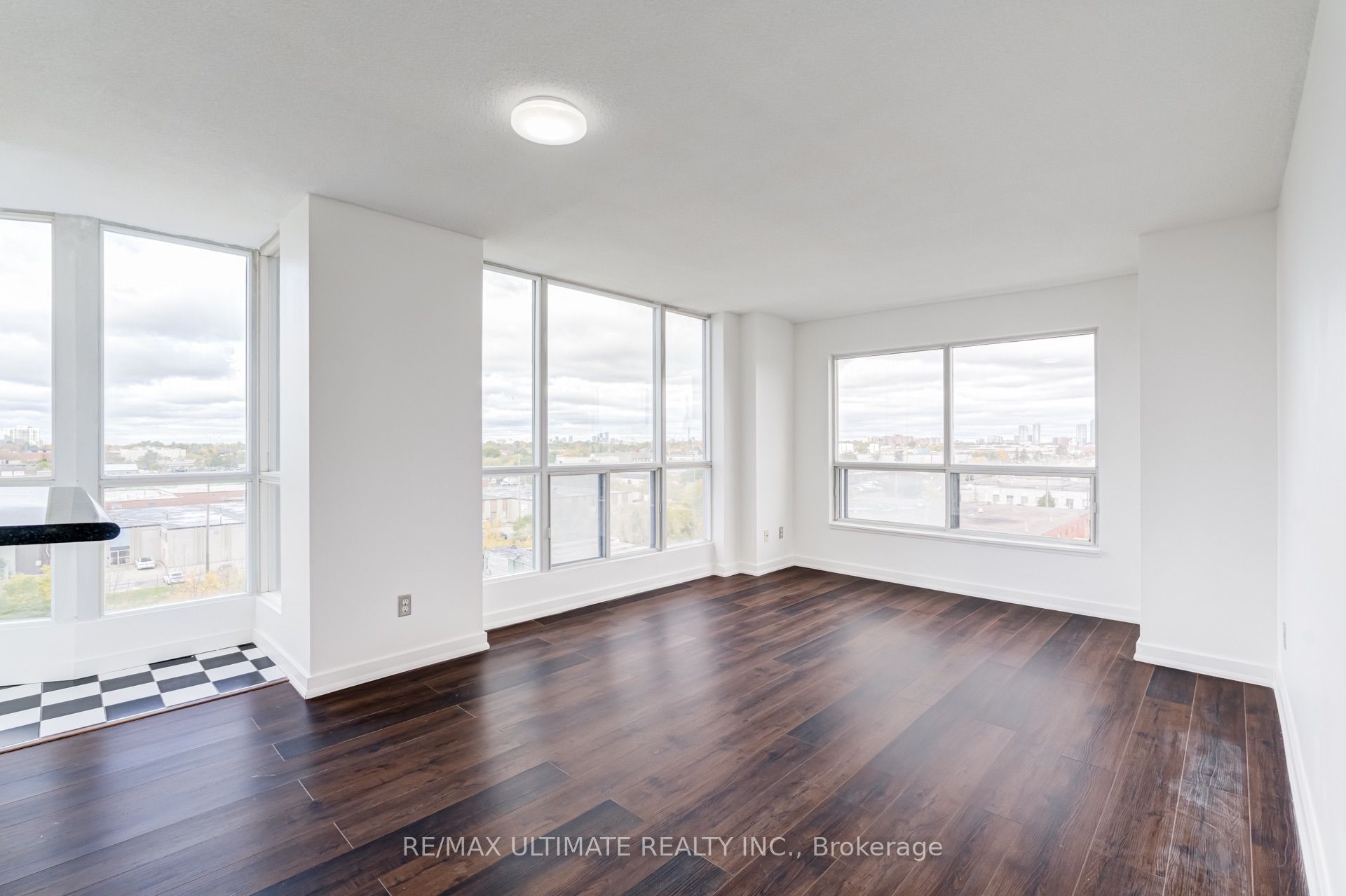 1470 Midland Avenue 601 Property Photo 15